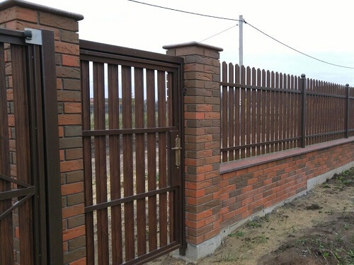 Установка забора из металлоштакетника в Гомеле